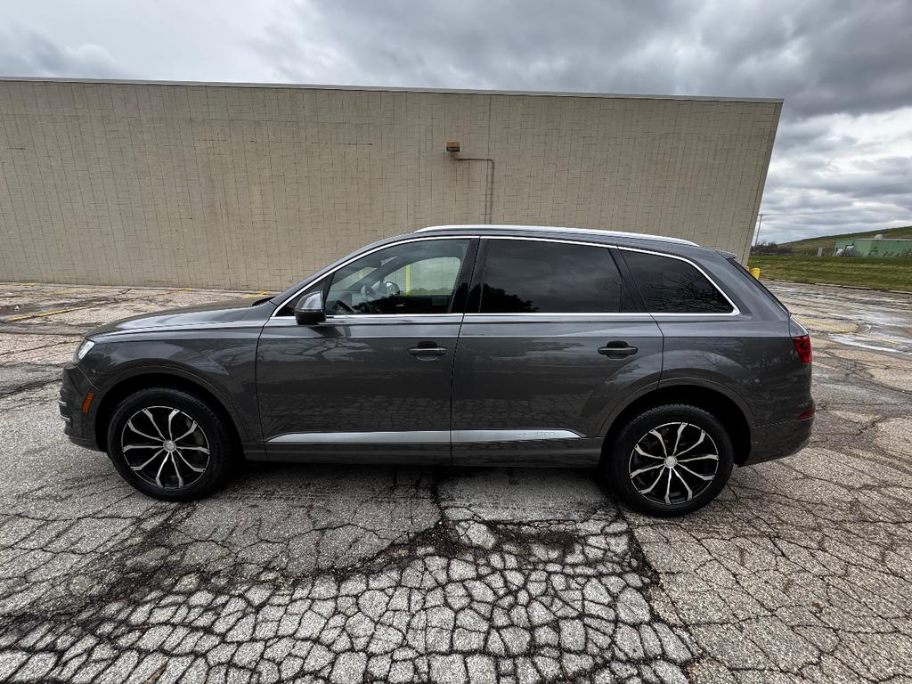 used 2019 Audi Q7 car, priced at $26,900