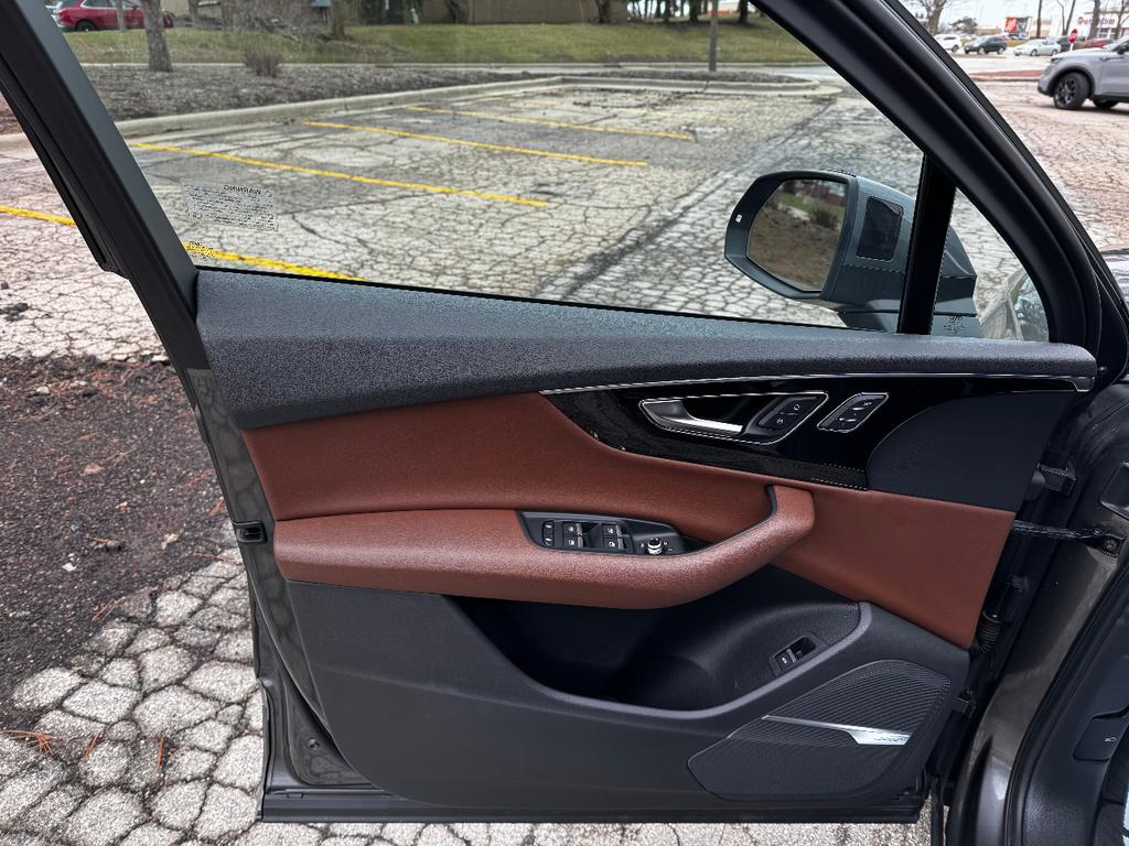 used 2019 Audi Q7 car, priced at $26,900