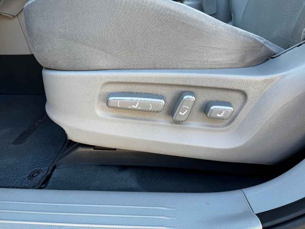 used 2012 Hyundai Veracruz car, priced at $5,499
