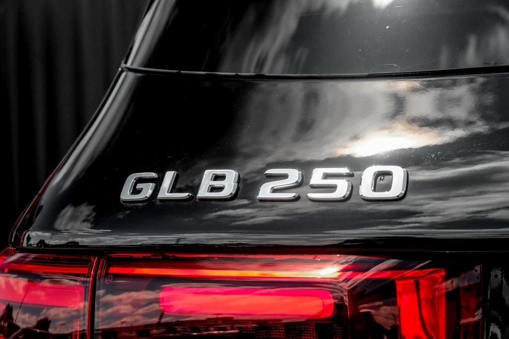 new 2024 Mercedes-Benz GLB 250 car, priced at $54,325