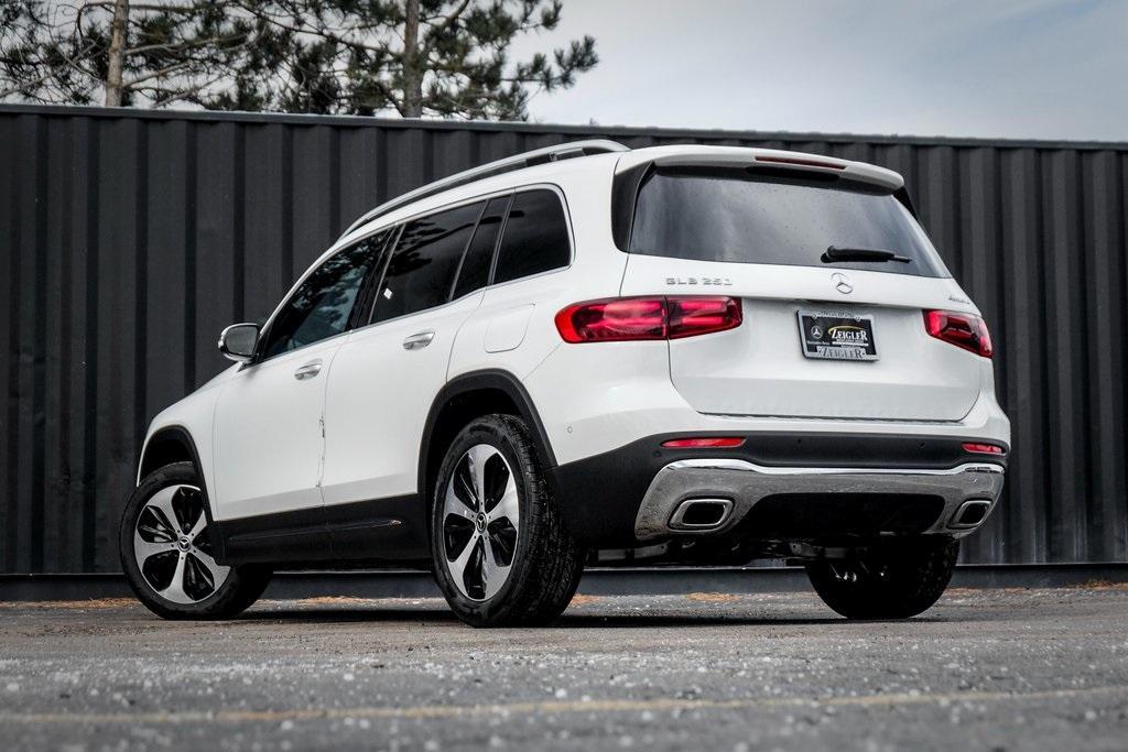 new 2024 Mercedes-Benz GLB 250 car, priced at $52,500