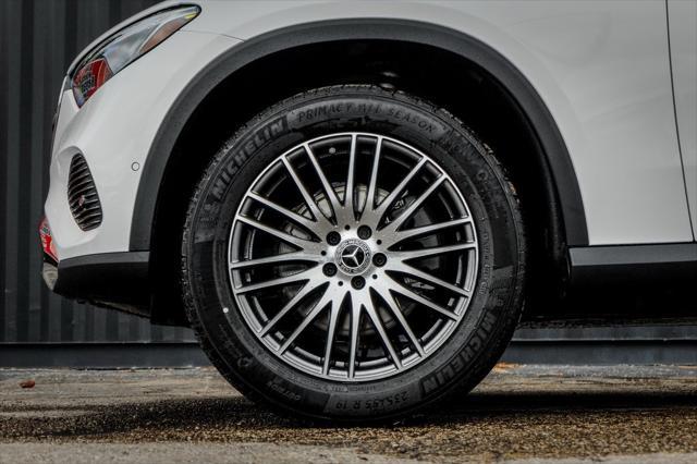 new 2025 Mercedes-Benz GLC 300 car, priced at $57,730