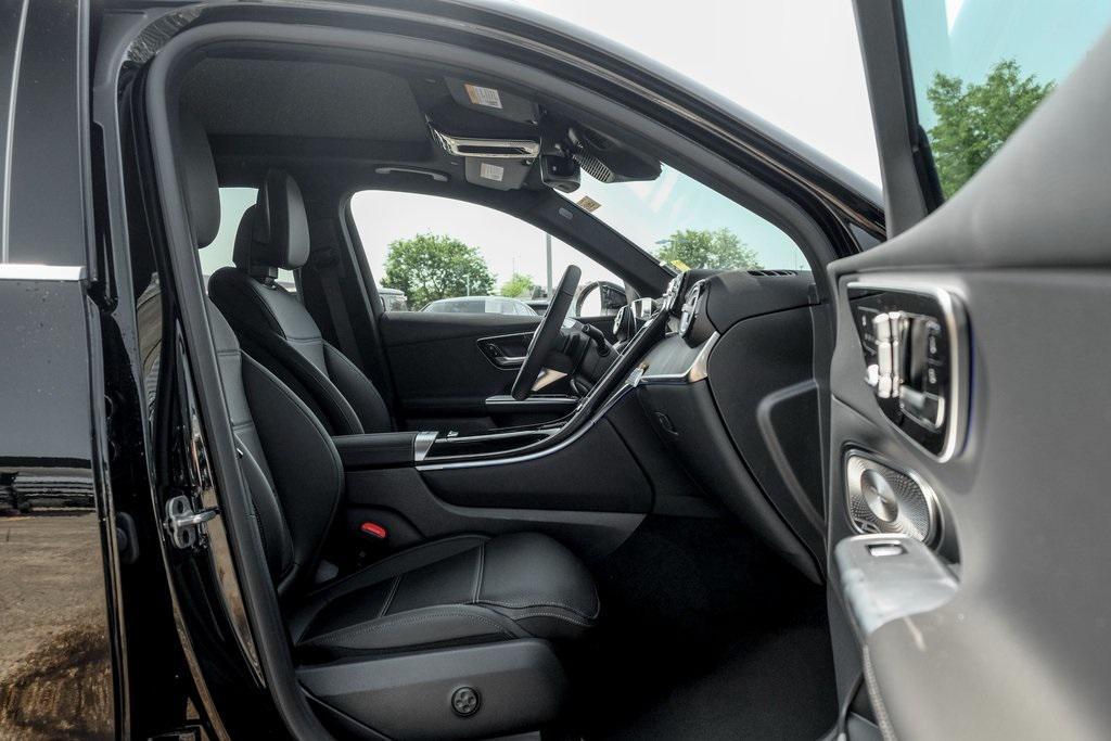 new 2025 Mercedes-Benz GLC 300 car, priced at $59,545