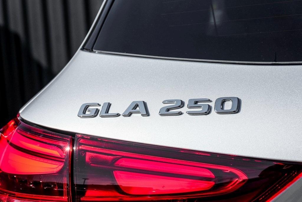 new 2024 Mercedes-Benz GLA 250 car, priced at $52,475