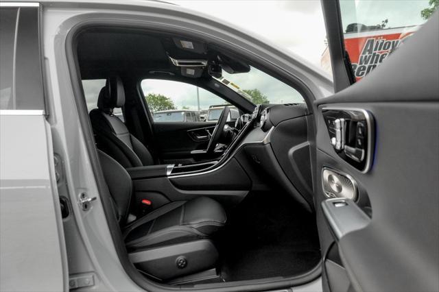 new 2025 Mercedes-Benz GLC 300 car, priced at $61,730