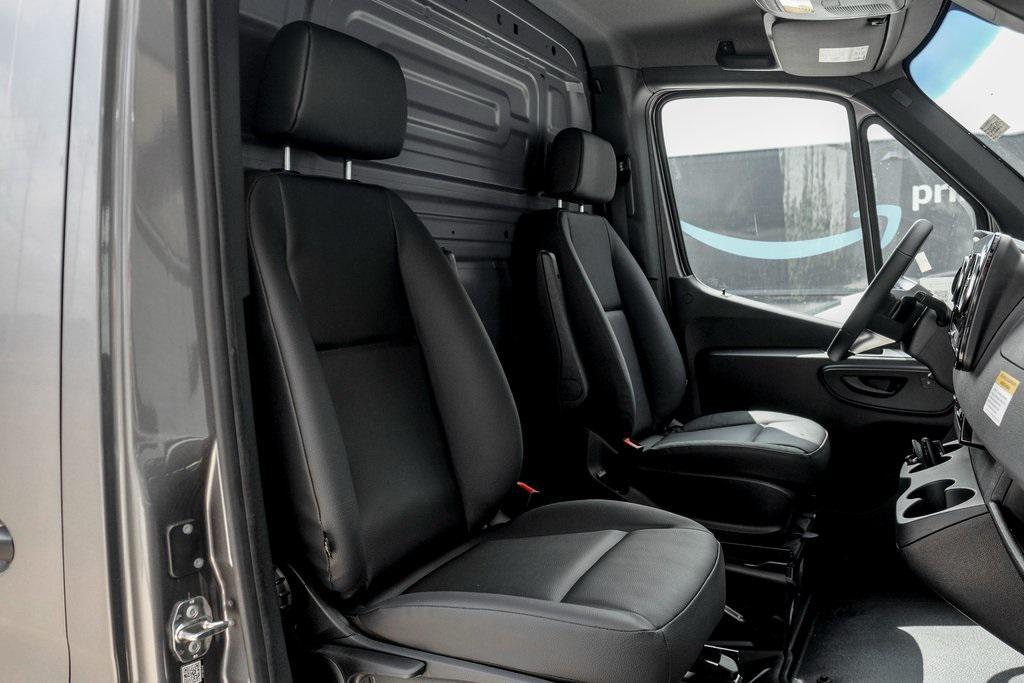 new 2025 Mercedes-Benz Sprinter 2500 car, priced at $62,596