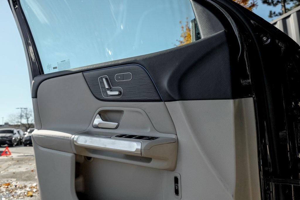 new 2026 Mercedes-Benz GLB 250 car, priced at $52,380