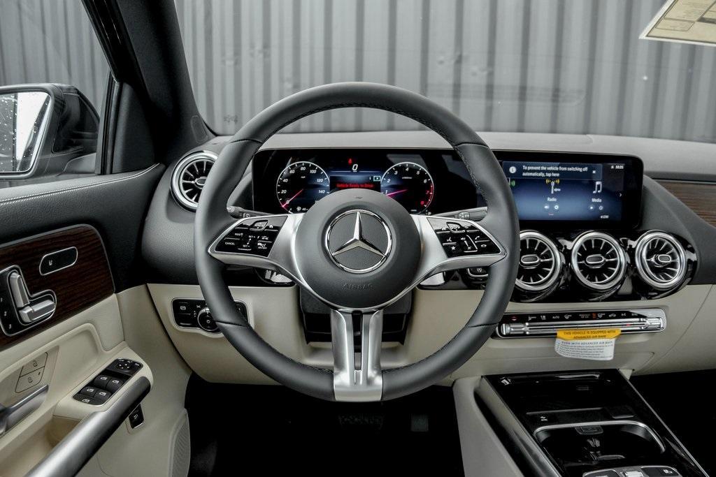 new 2025 Mercedes-Benz GLA 250 car, priced at $49,685