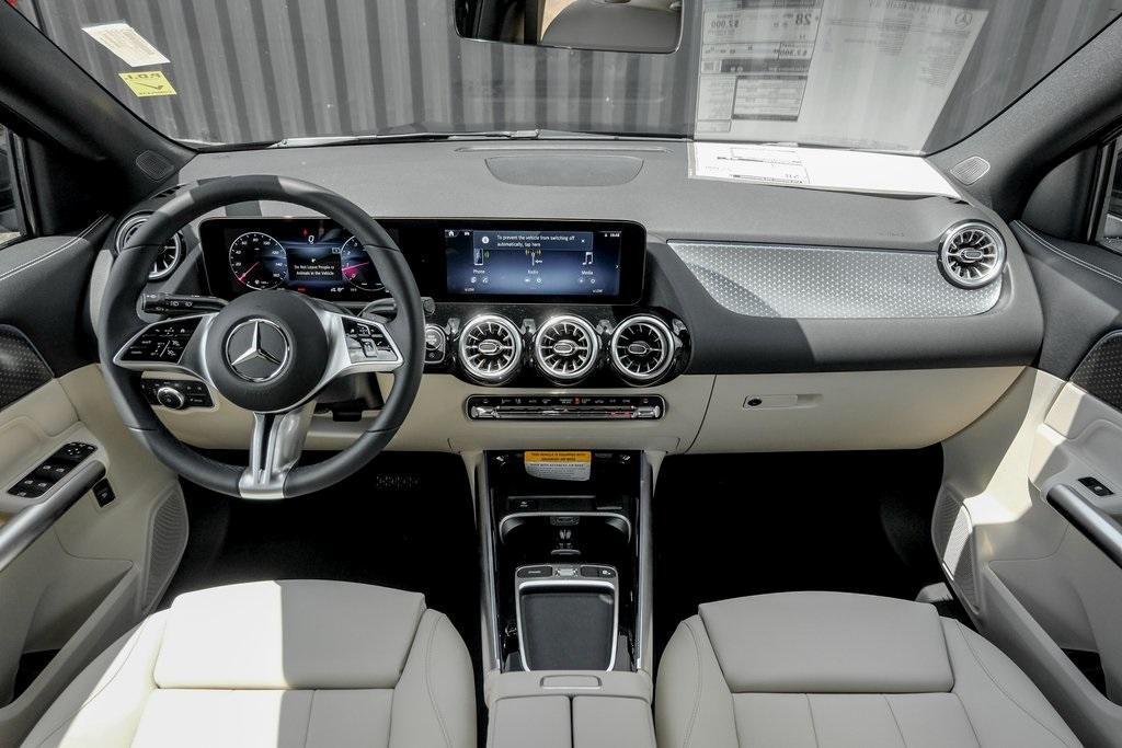 new 2025 Mercedes-Benz GLA 250 car, priced at $47,650