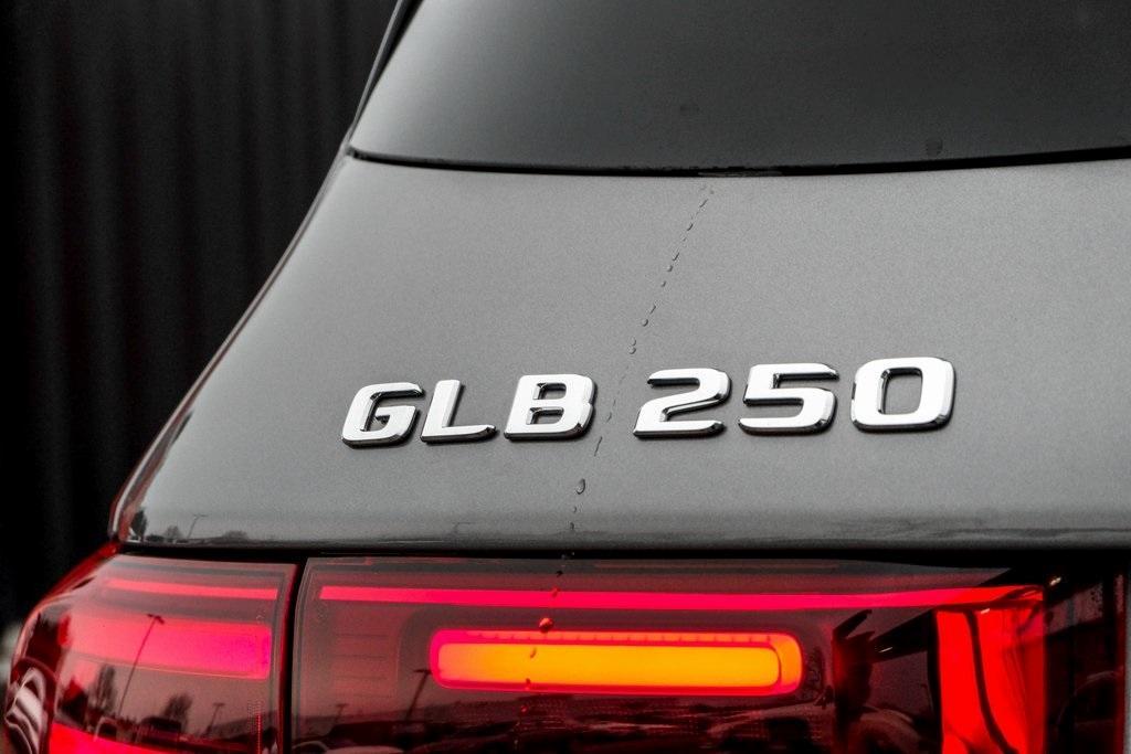 new 2024 Mercedes-Benz GLB 250 car, priced at $51,265