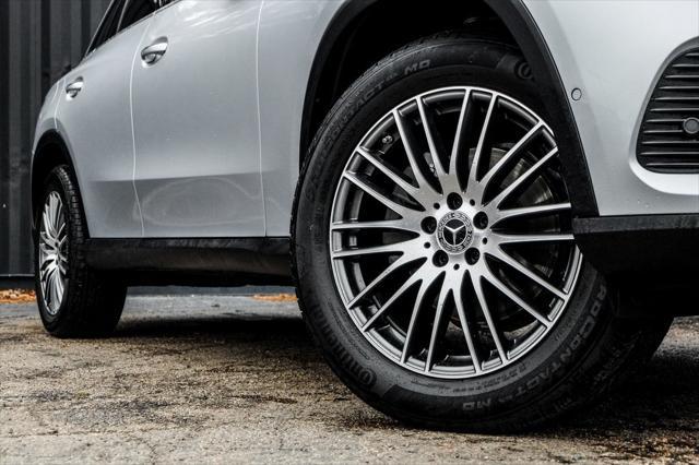 new 2025 Mercedes-Benz GLC 300 car, priced at $57,385