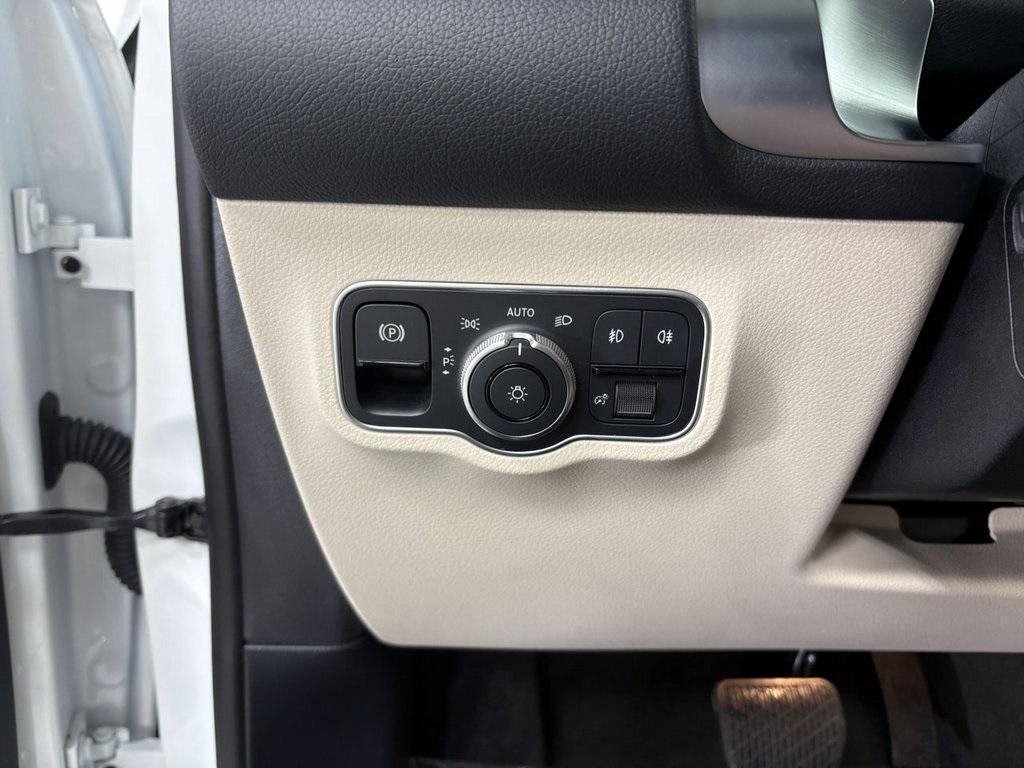 used 2025 Mercedes-Benz GLB 250 car, priced at $39,999