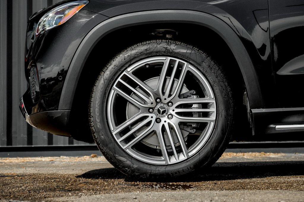 new 2026 Mercedes-Benz GLS 450 car, priced at $93,255