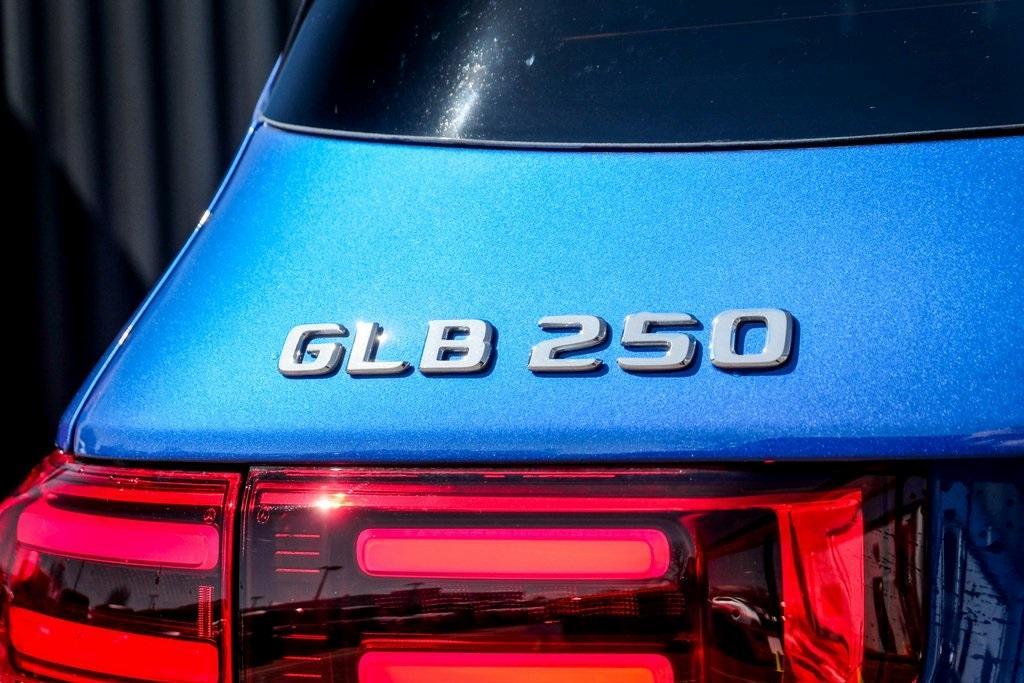 new 2024 Mercedes-Benz GLB 250 car, priced at $52,190