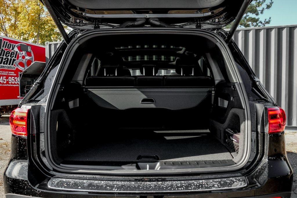 new 2026 Mercedes-Benz GLB 250 car, priced at $51,815