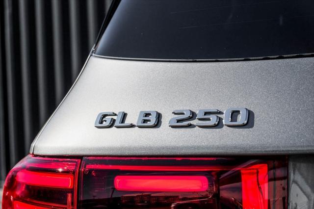 new 2025 Mercedes-Benz GLB 250 car, priced at $52,305