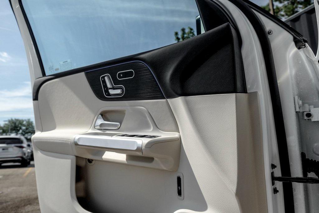 new 2026 Mercedes-Benz GLB 250 car, priced at $52,195