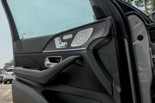 new 2025 Mercedes-Benz GLS 450 car, priced at $101,740