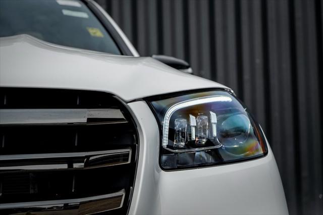 new 2025 Mercedes-Benz GLS 450 car, priced at $100,590