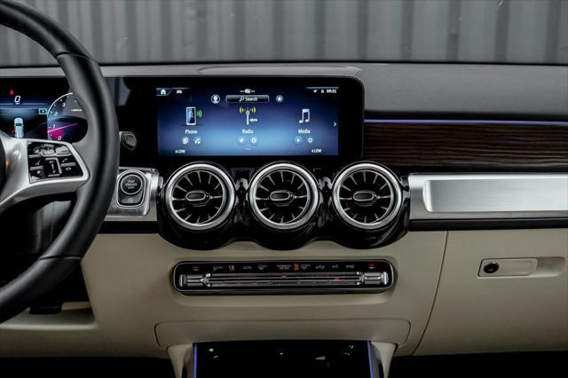 new 2025 Mercedes-Benz GLB 250 car, priced at $52,755
