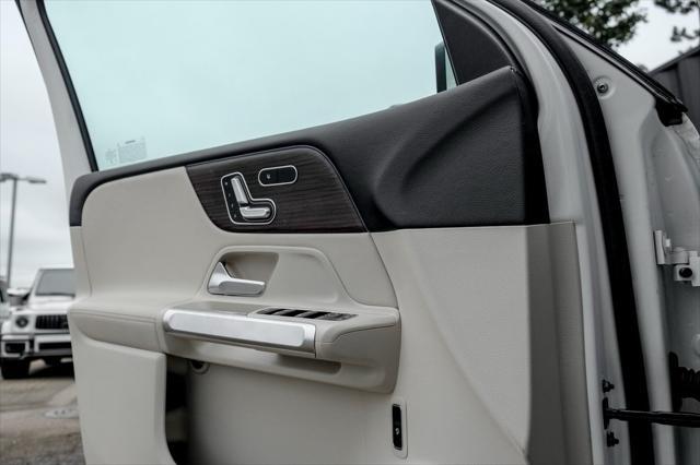 new 2025 Mercedes-Benz GLB 250 car, priced at $52,755