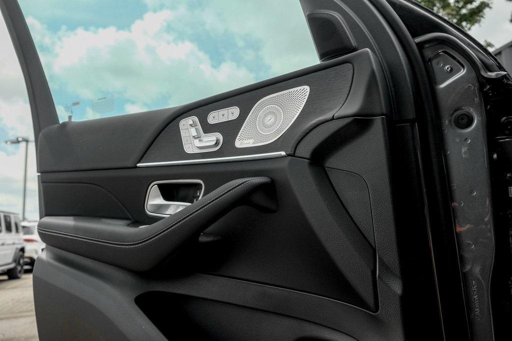 new 2025 Mercedes-Benz GLS 450 car, priced at $92,240