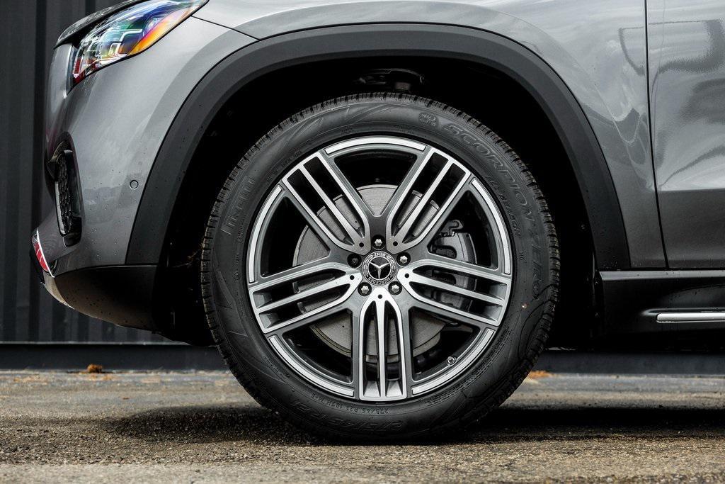 new 2025 Mercedes-Benz GLS 450 car, priced at $92,240