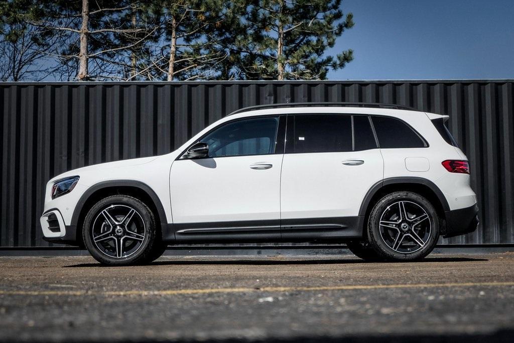 new 2024 Mercedes-Benz GLB 250 car, priced at $54,325