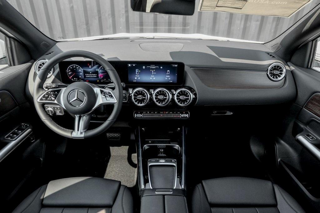 new 2025 Mercedes-Benz GLA 250 car, priced at $49,685