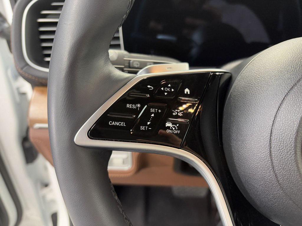 used 2024 Mercedes-Benz GLE 450 Plug-In Hybrid car, priced at $64,999