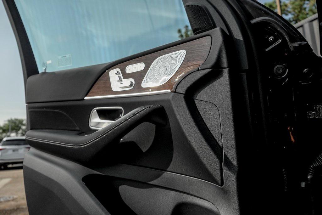 new 2026 Mercedes-Benz GLS 450 car, priced at $93,255