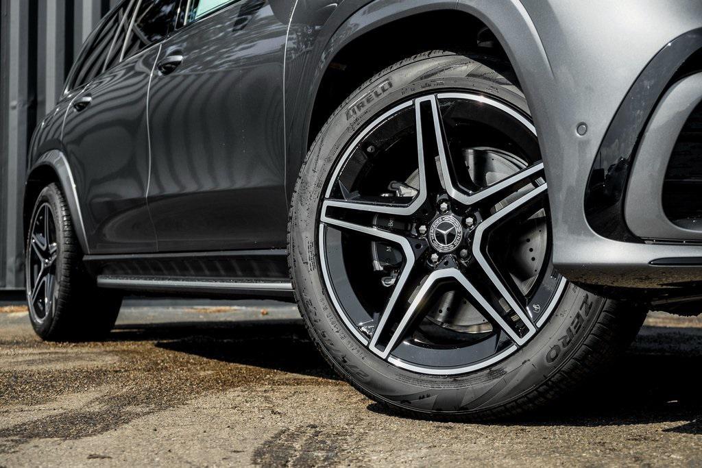 new 2026 Mercedes-Benz GLS 450 car, priced at $98,695