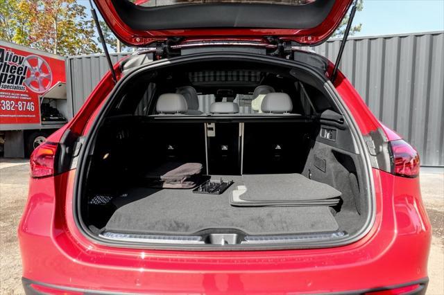 new 2025 Mercedes-Benz GLC 350e car
