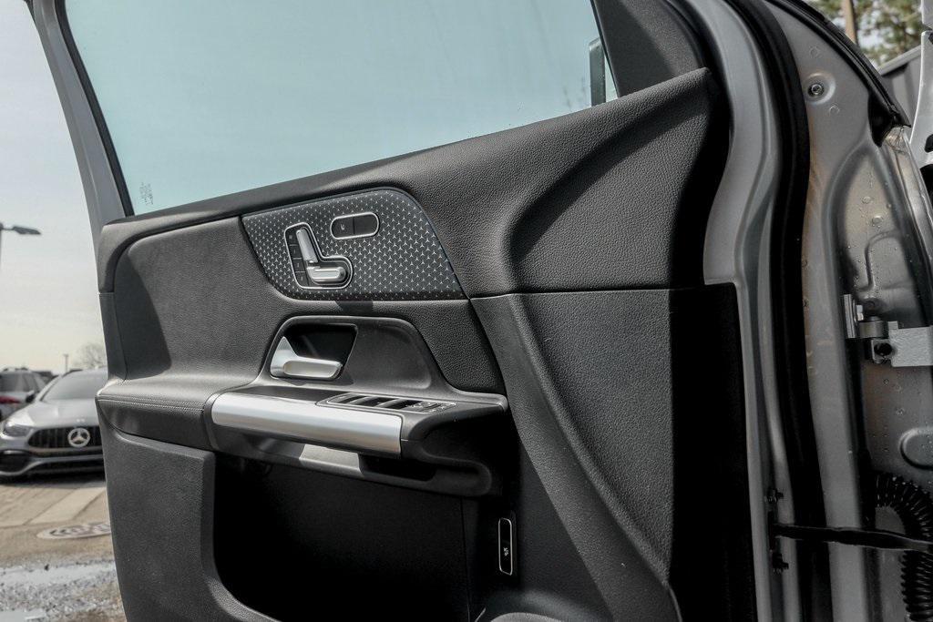 new 2025 Mercedes-Benz GLA 250 car, priced at $50,710