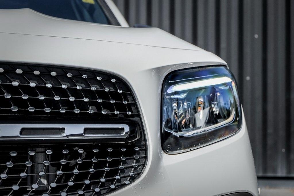 new 2024 Mercedes-Benz GLB 250 car, priced at $54,025