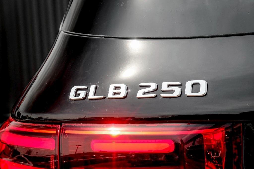 new 2024 Mercedes-Benz GLB 250 car, priced at $53,215