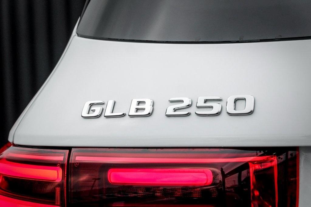 new 2024 Mercedes-Benz GLB 250 car, priced at $53,965