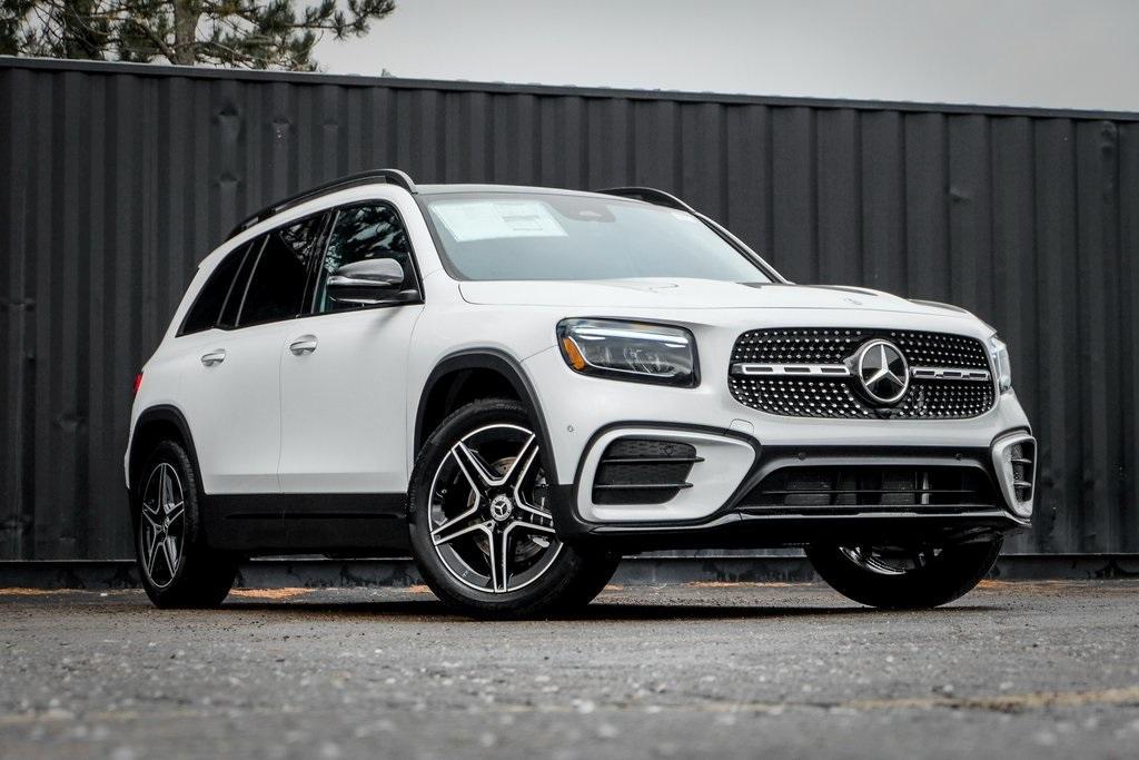 new 2024 Mercedes-Benz GLB 250 car, priced at $53,965