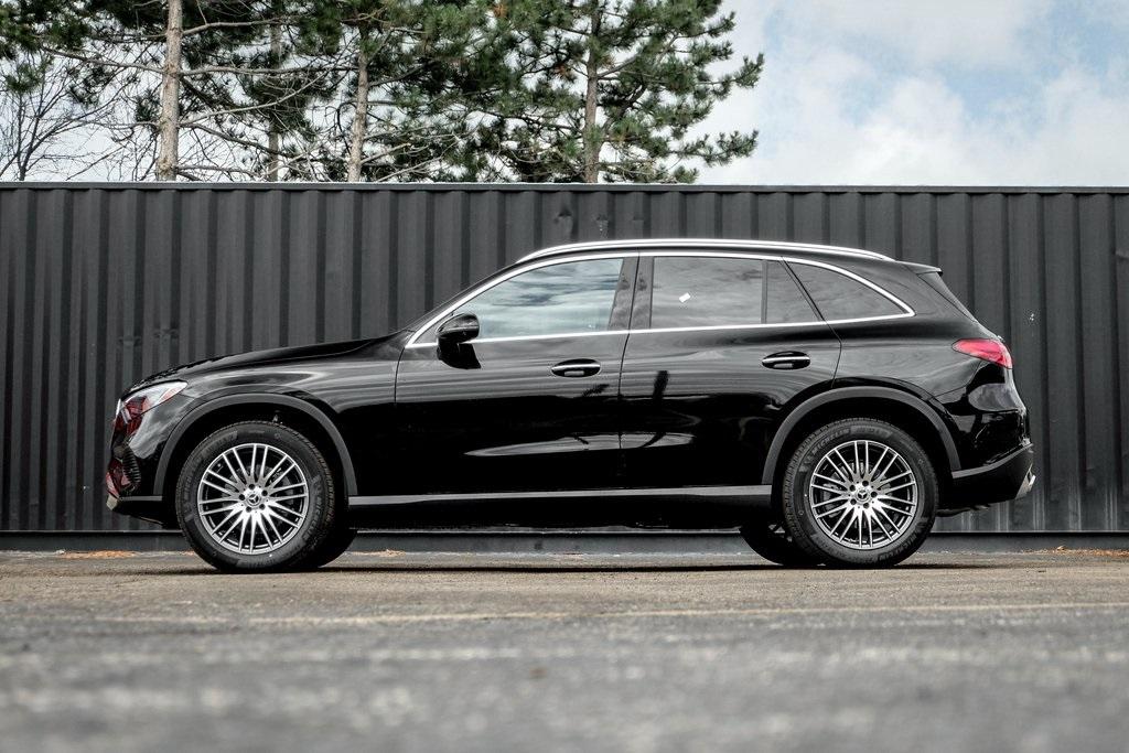 new 2024 Mercedes-Benz GLC 300 car, priced at $58,505