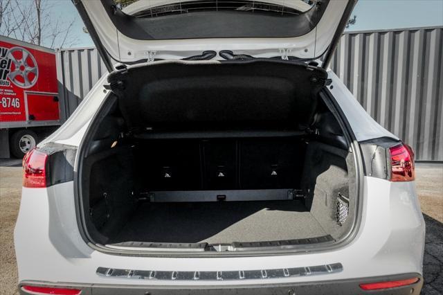 new 2025 Mercedes-Benz GLA 250 car, priced at $47,260
