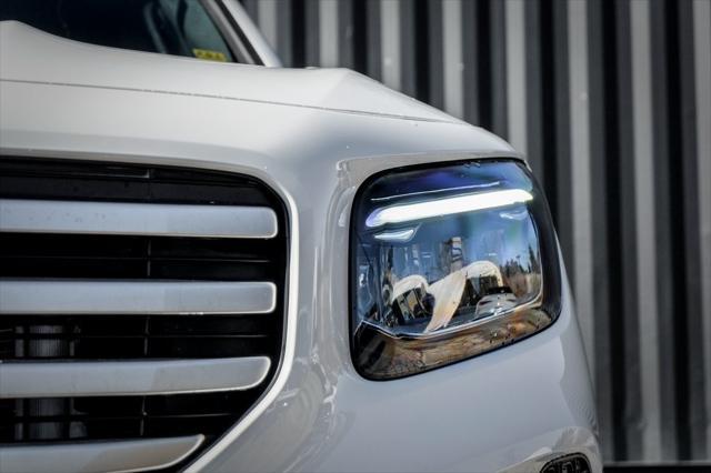 new 2025 Mercedes-Benz GLB 250 car, priced at $51,095