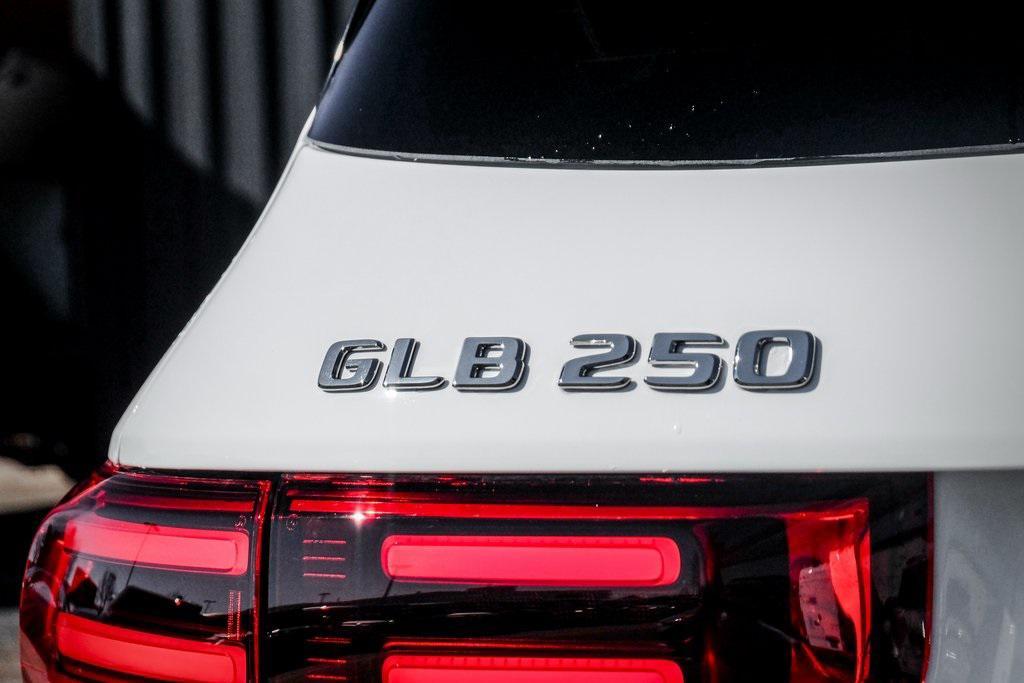 new 2025 Mercedes-Benz GLB 250 car, priced at $51,095