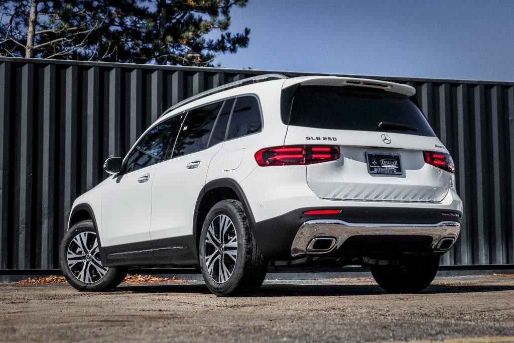 new 2025 Mercedes-Benz GLB 250 car, priced at $51,095