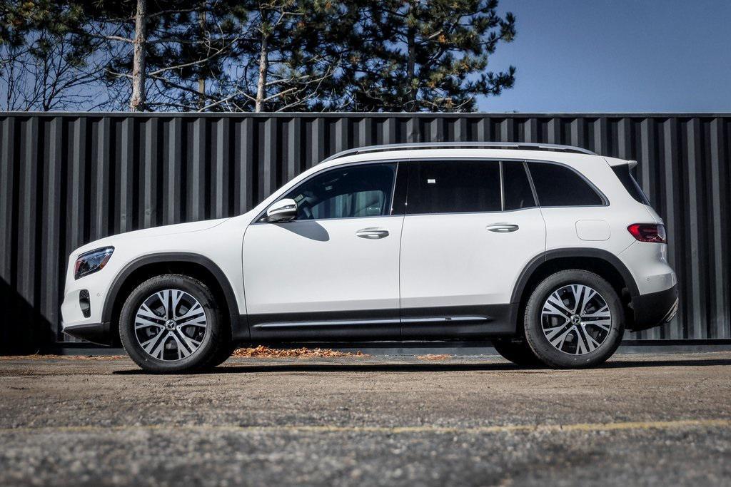 new 2025 Mercedes-Benz GLB 250 car, priced at $51,095