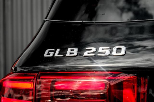 new 2025 Mercedes-Benz GLB 250 car, priced at $50,450