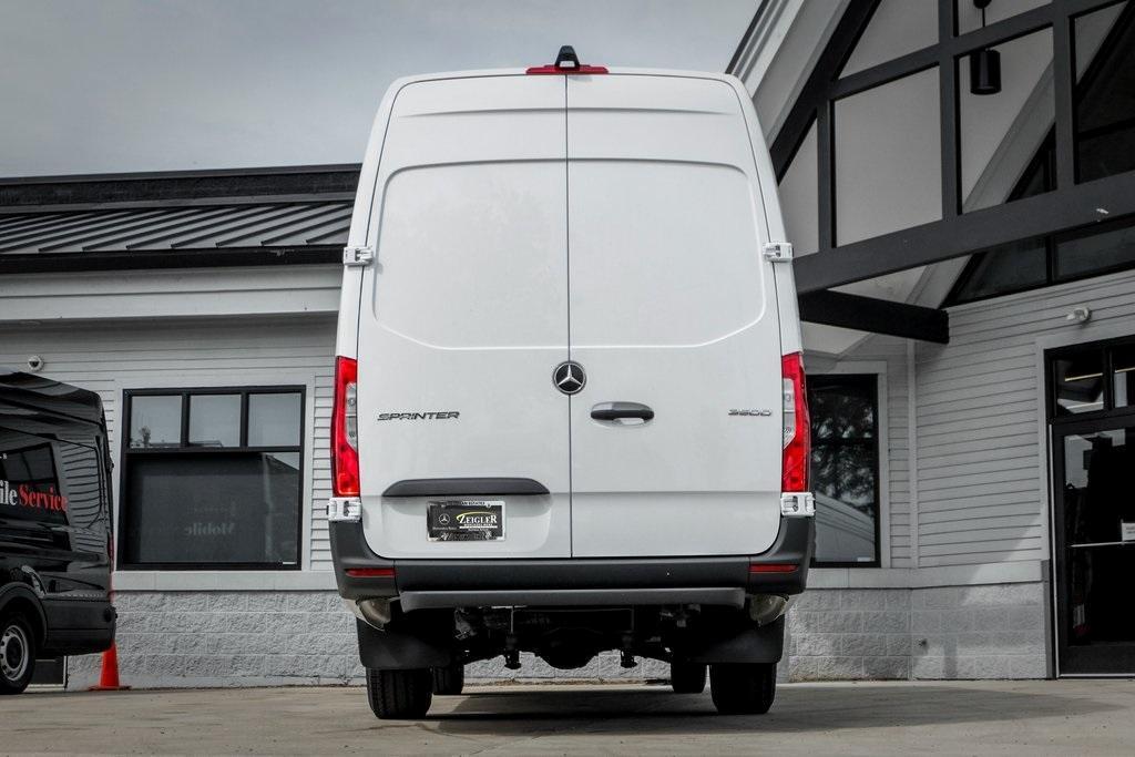 new 2024 Mercedes-Benz Sprinter 3500 car, priced at $71,071