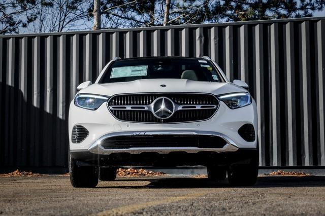 new 2025 Mercedes-Benz GLC 300 car, priced at $54,285