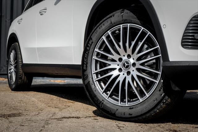 new 2025 Mercedes-Benz GLC 300 car, priced at $60,120