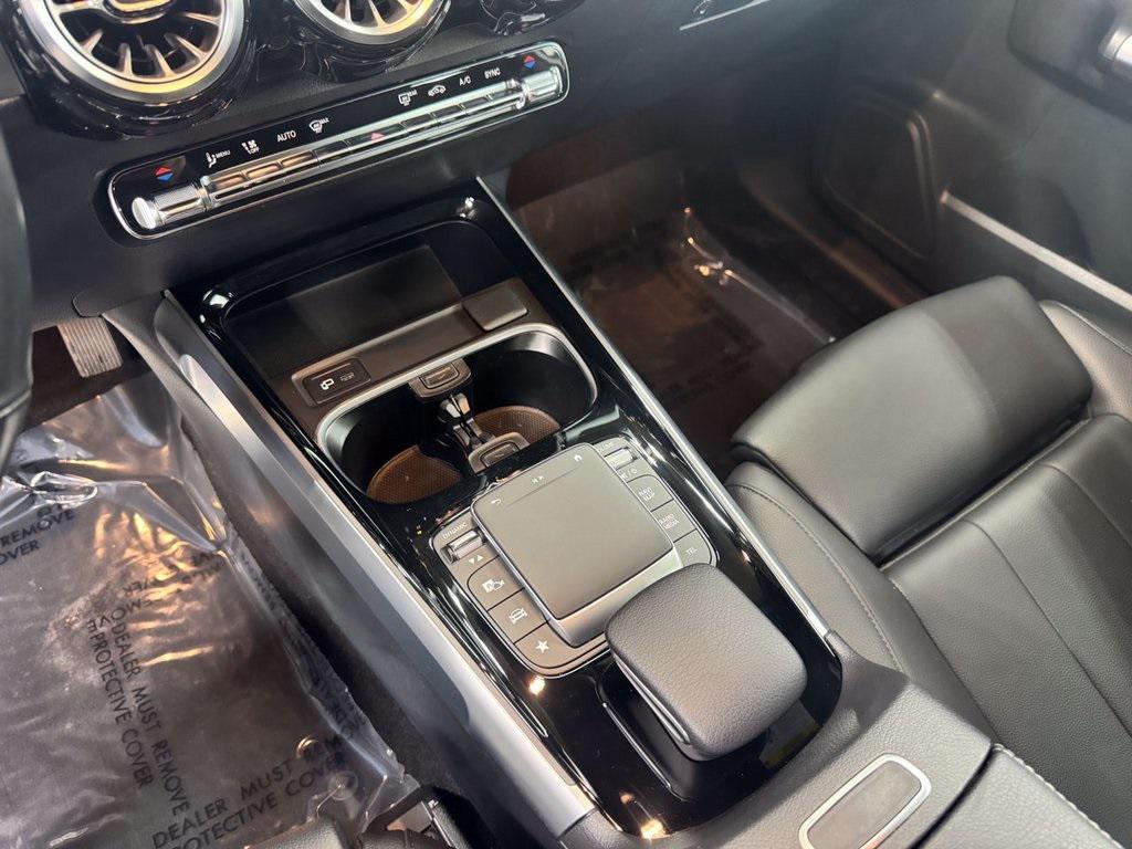 used 2022 Mercedes-Benz GLB 250 car, priced at $33,999