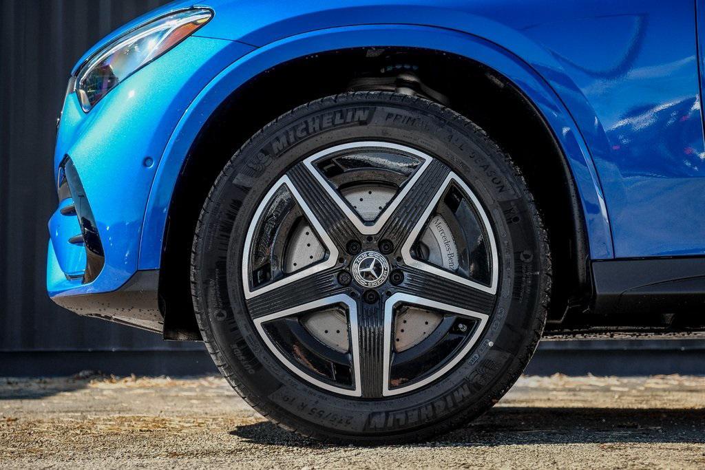 new 2026 Mercedes-Benz GLC 300 car, priced at $60,170